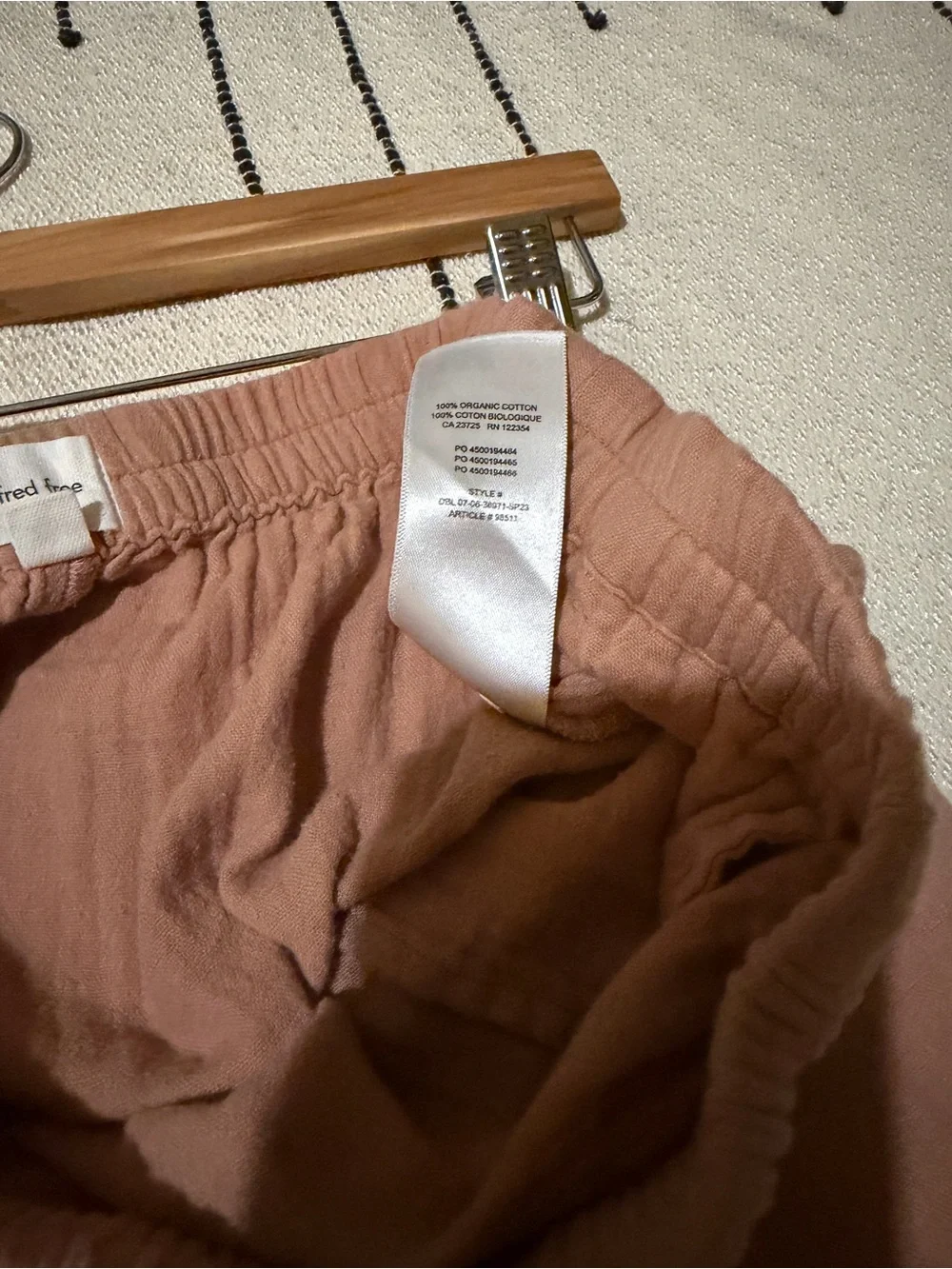 Aritzia Wide Leg Pants in Dusty Rose - Picture 9 of 10
